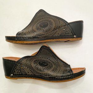 Bonavi 313 Catheryn Black Cut Out Leather Wedge Slip On Comfort Sandals Size: 41